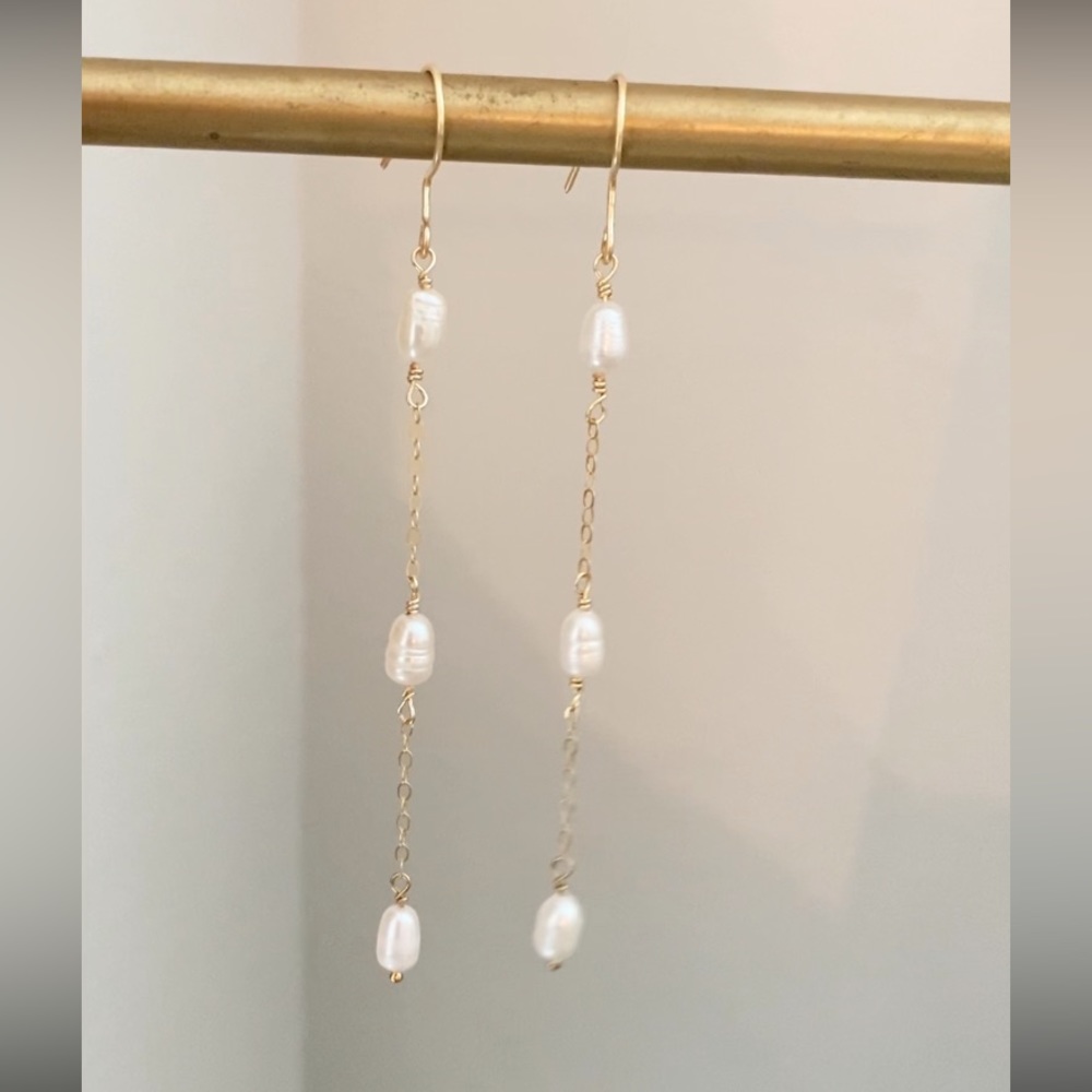 Dangle earrings